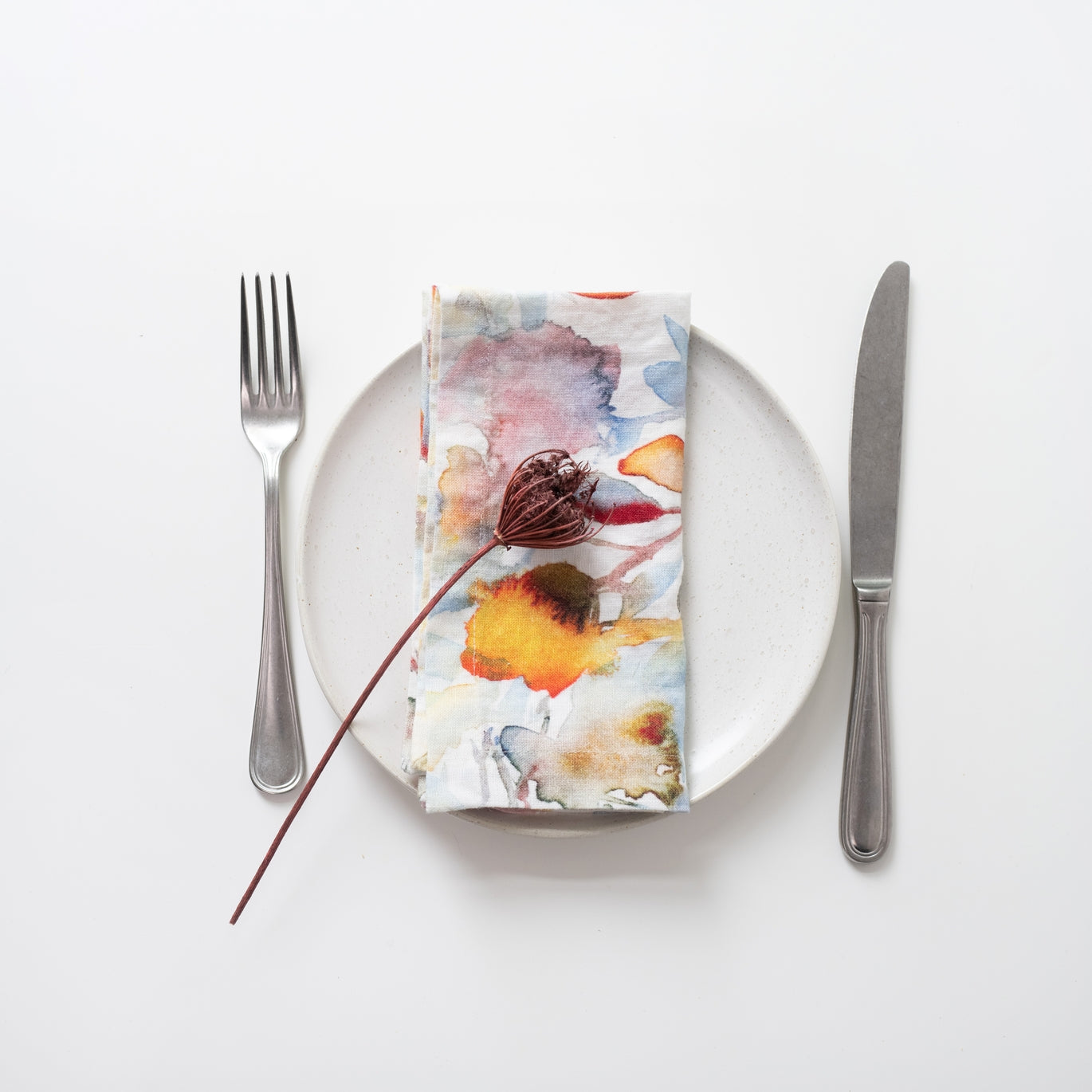 Orange Flow on White Linen Napkins Set of 2 in 20 x 20, from Linen Tales - Image 3