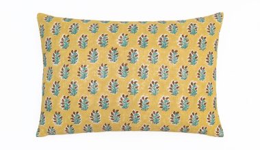Trulli Pillow in Buterweed