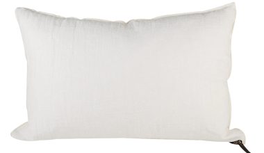 Crumpled Washed Linen Pillow 16x24 in Blanc, from Maison De Vacances