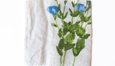 Cate Flower Napkin, from Bertozzi