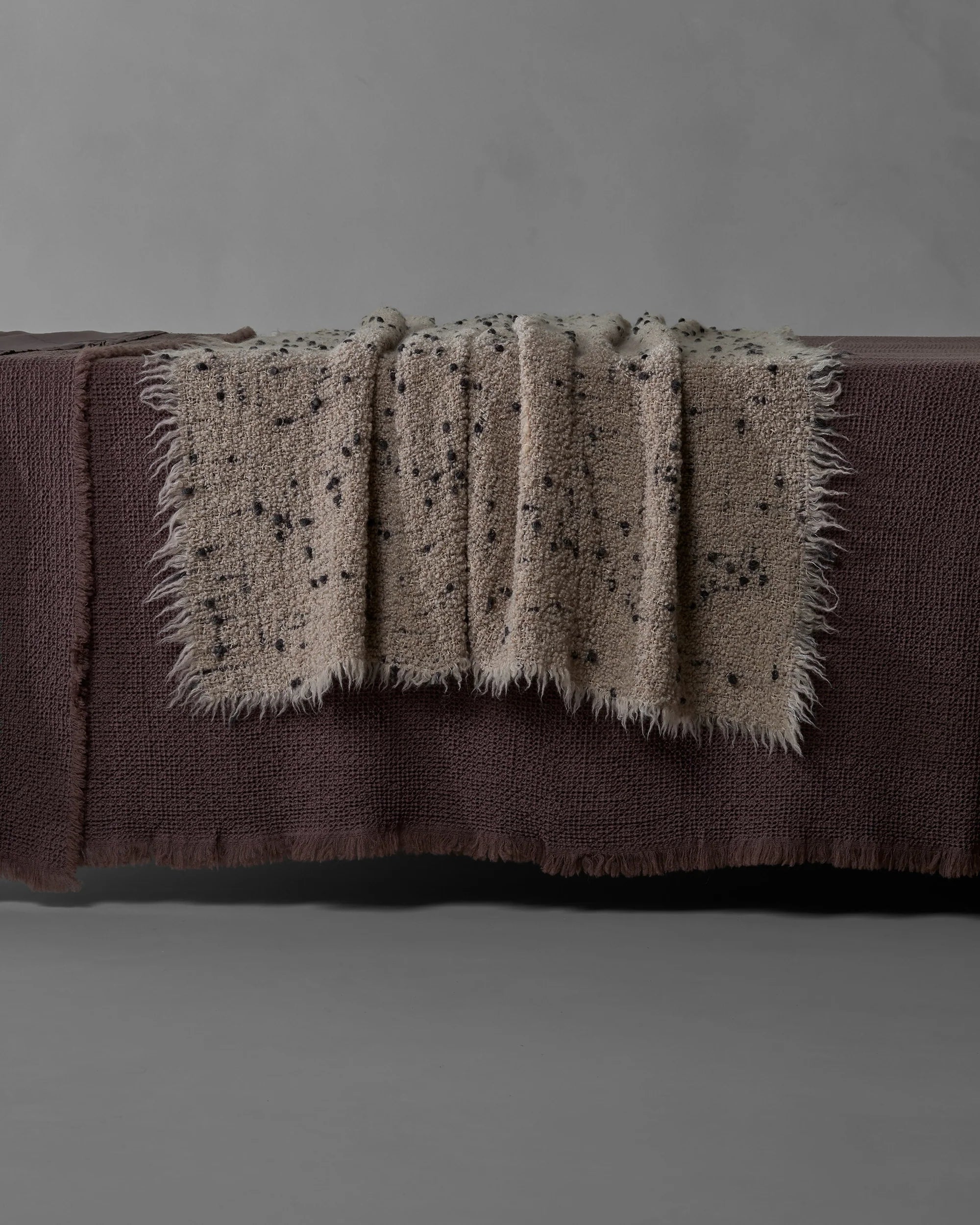 Peg Throw in Piuma, Limonta Society - Image 2