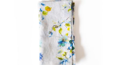 Set of 2 Flower Napkins in White, from Linen Tales